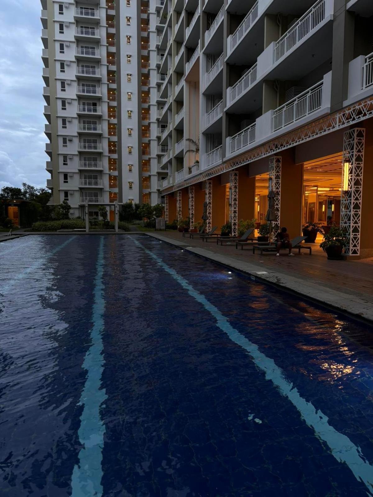 2 Bedroom Condo Unit Near Sm Bf & Naia At The Atherton By Dmci With 2 Balcony Paranaque City Екстер'єр фото