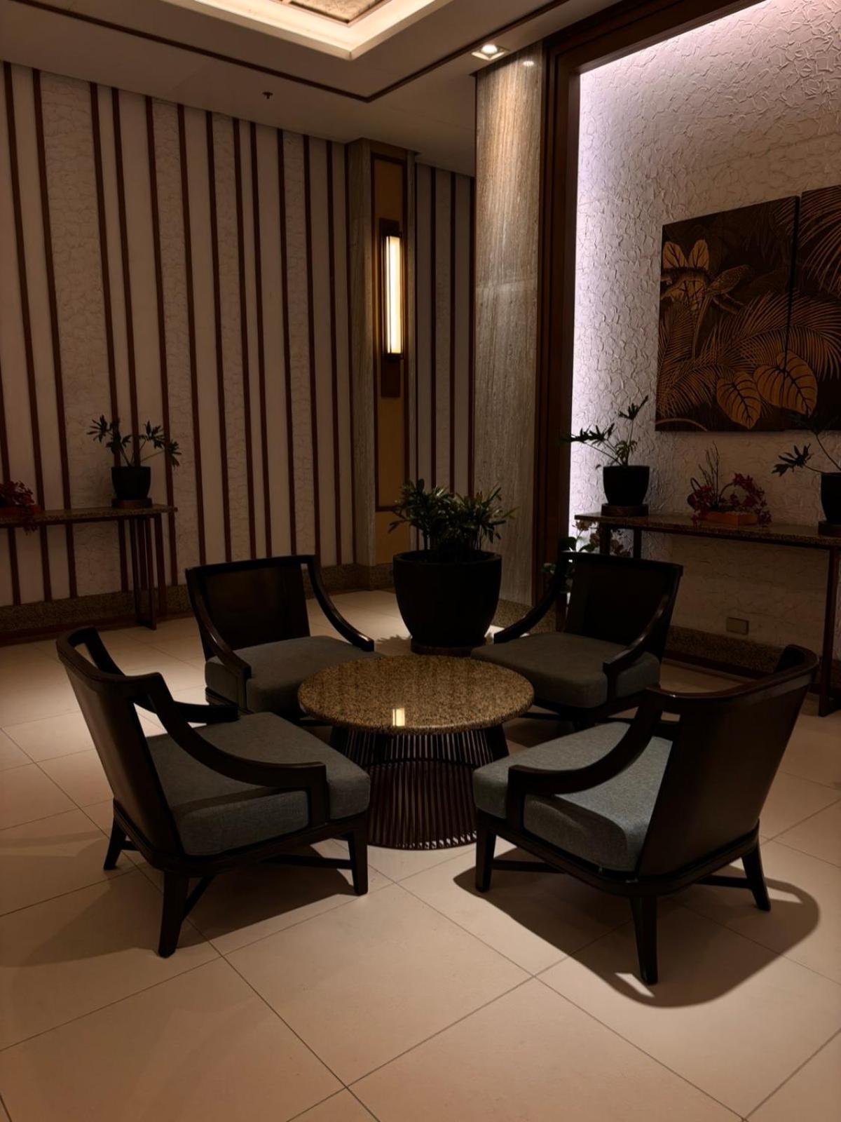 2 Bedroom Condo Unit Near Sm Bf & Naia At The Atherton By Dmci With 2 Balcony Paranaque City Екстер'єр фото