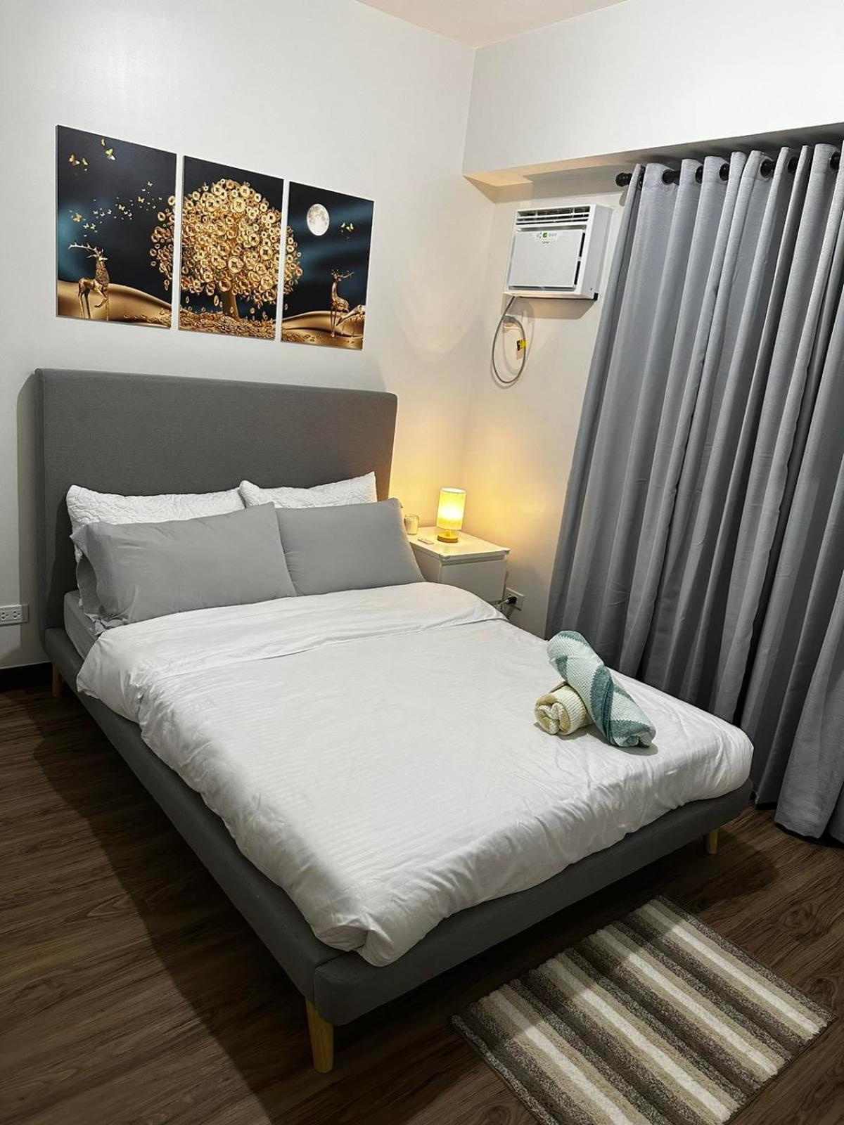2 Bedroom Condo Unit Near Sm Bf & Naia At The Atherton By Dmci With 2 Balcony Paranaque City Екстер'єр фото