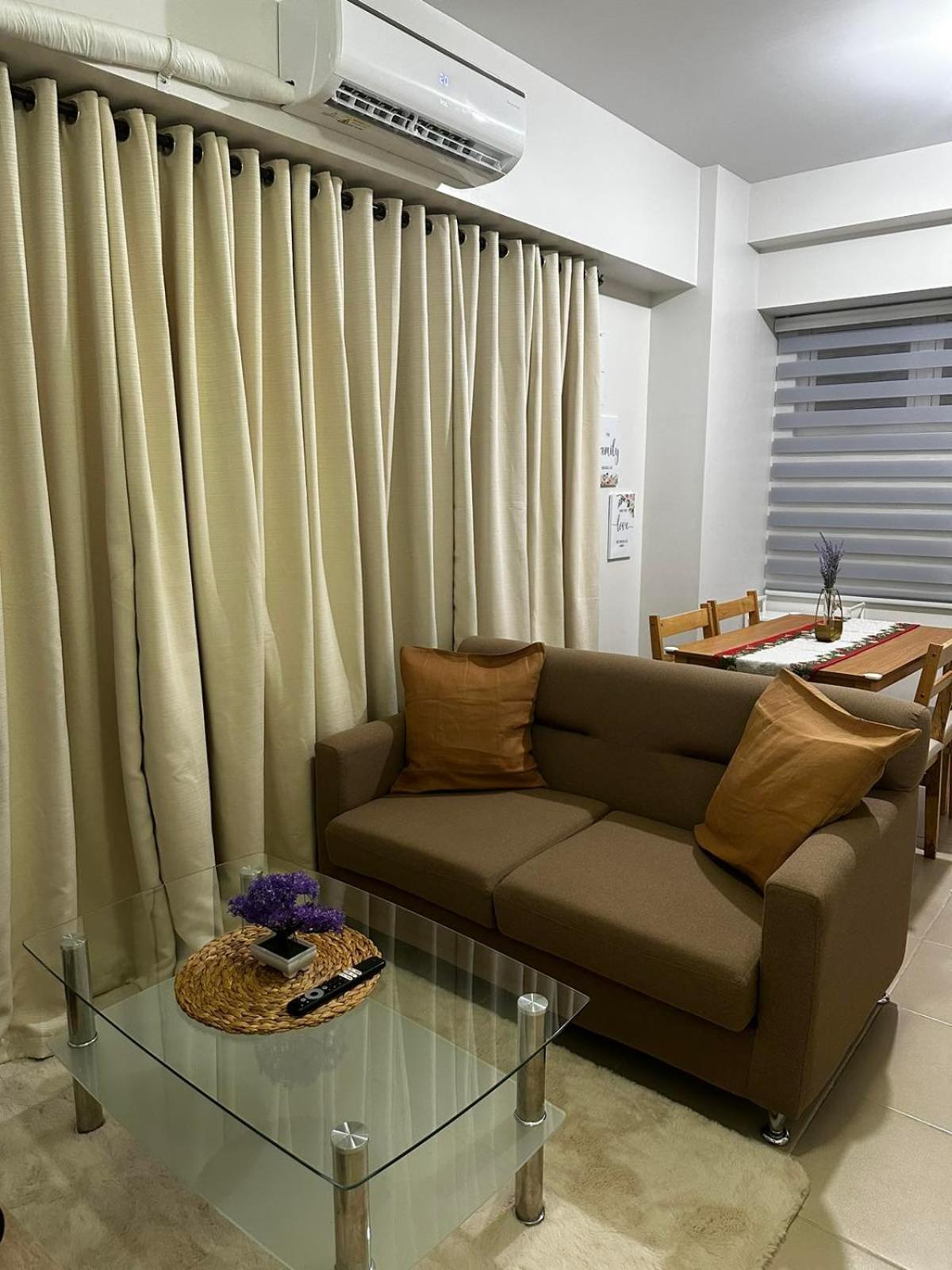 2 Bedroom Condo Unit Near Sm Bf & Naia At The Atherton By Dmci With 2 Balcony Paranaque City Екстер'єр фото